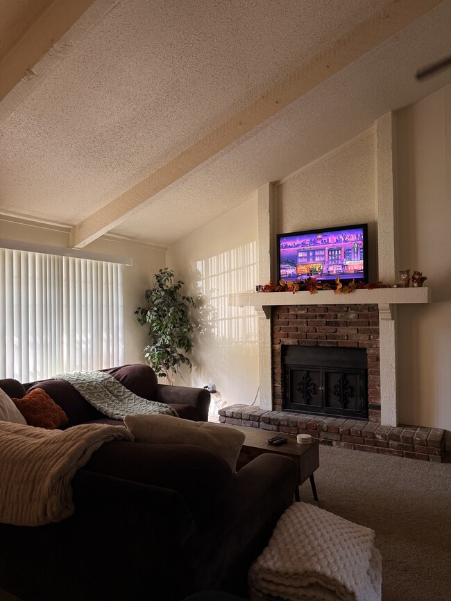 Building Photo - 2837 E Monroe Terrace