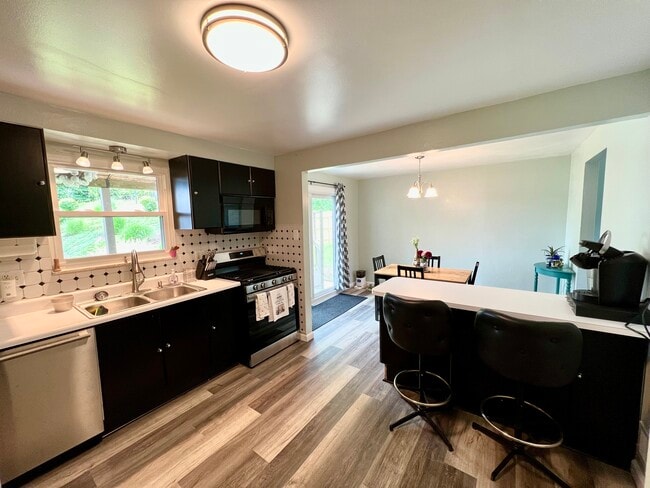 Photo - 8099 Nuttals Grove Rd