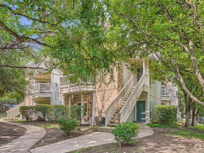 Building Photo - 2450 Wickersham Ln Unit 707 Rental