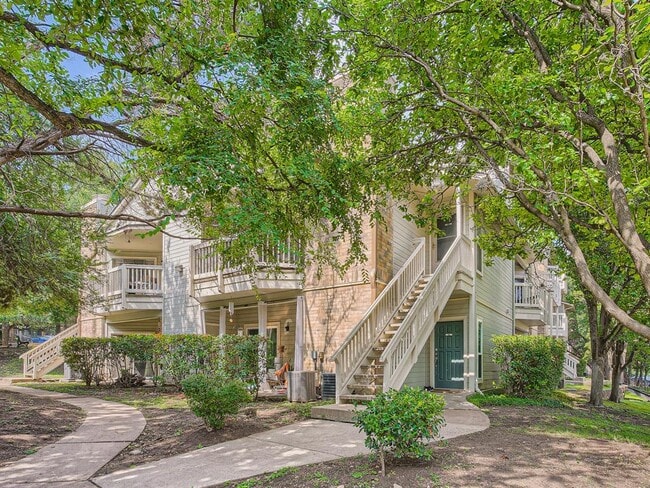 Photo - 2450 Wickersham Ln Unidad 707 Rental