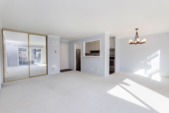 Photo - 1 Bed / 1 Bath pet friendly condo with parking in beautiful San Mateo. YouTube Tour! Unit 301