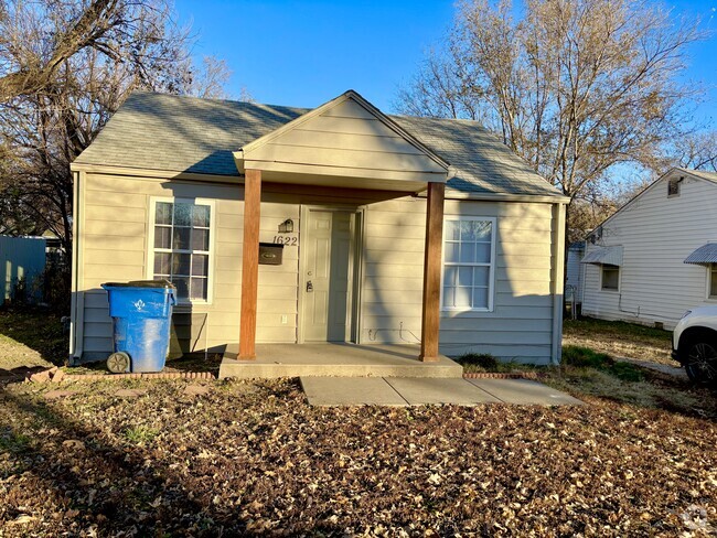 Building Photo - 1622 S Fern St Rental