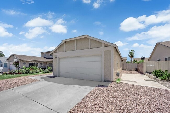 Building Photo - 2BR Cul-de-Sac Home | Private Yard, 2-Car Garage, Move-In Ready