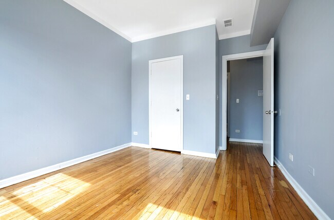 Photo - 7255 S Calumet Ave