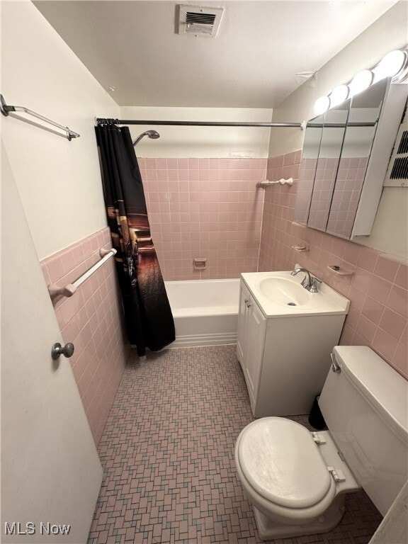 Photo - 11820 Edgewater Dr Unit 103