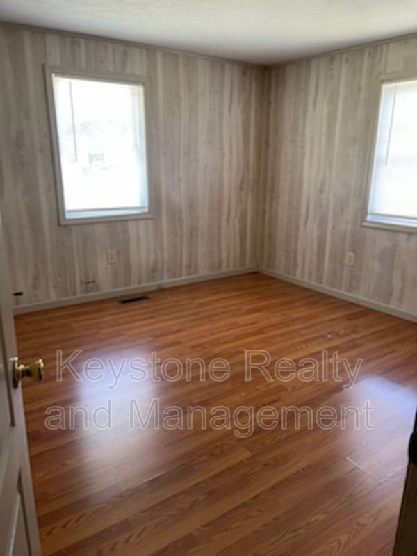 Photo - 410 Lucky Debonair St