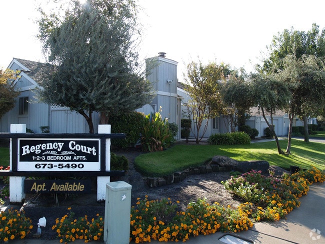 Regency Court - Regency Court Apartments