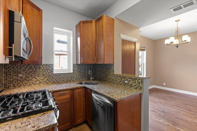 Photo - 1278 W Victoria St Unit 1E