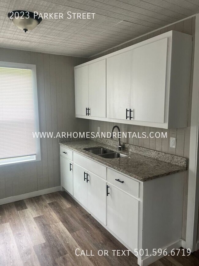 Photo - 2023 Parker St