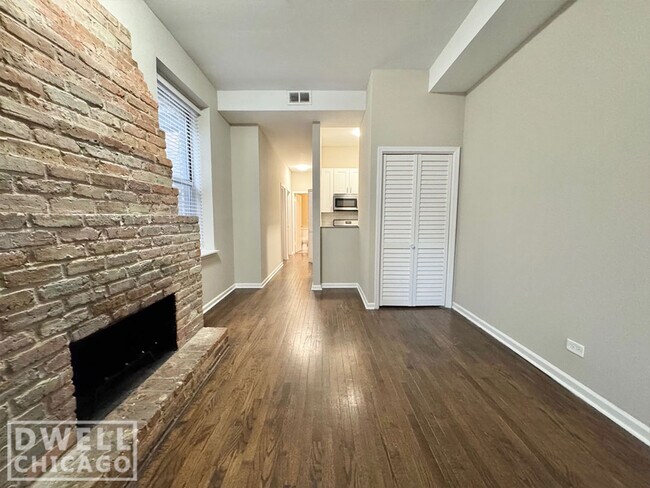 Photo - 3430 N Elaine Pl Unidad 2