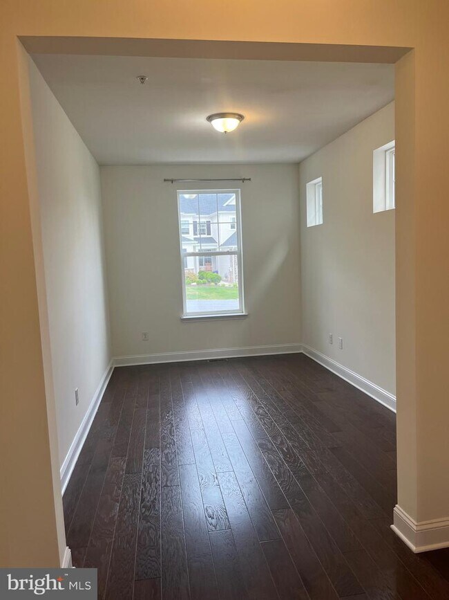 3414 Bergamont Wy