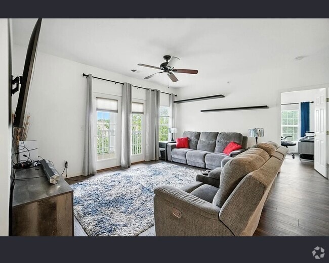 Building Photo - 961 Mistflower Ln Unit 961 Mistflower Ln Rental