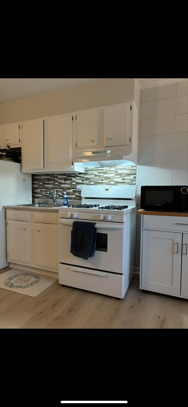 Photo - 1351 N Western Ave Unit 305