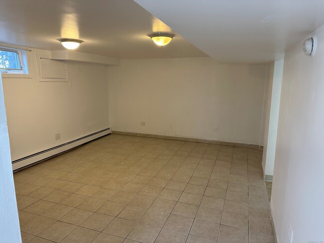 Photo - 379 Derby Ave Unit 2