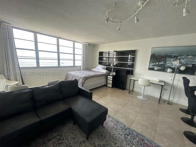 Building Photo - 905 Brickell Bay Dr Unit 1029