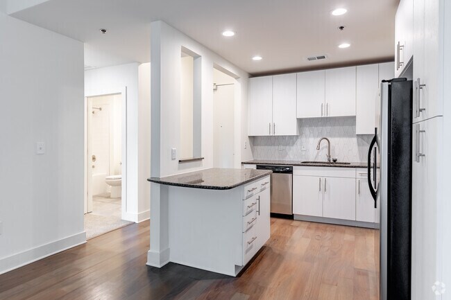 2BR, 2BA - B8 - 1,086SF