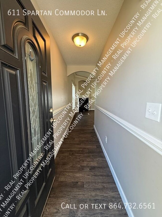 Photo - 611 Spartan Commodor Ln