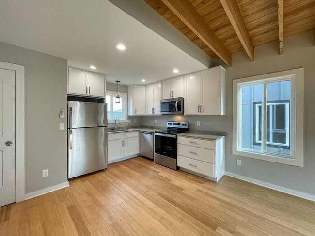 Photo - 55 W Cascade St