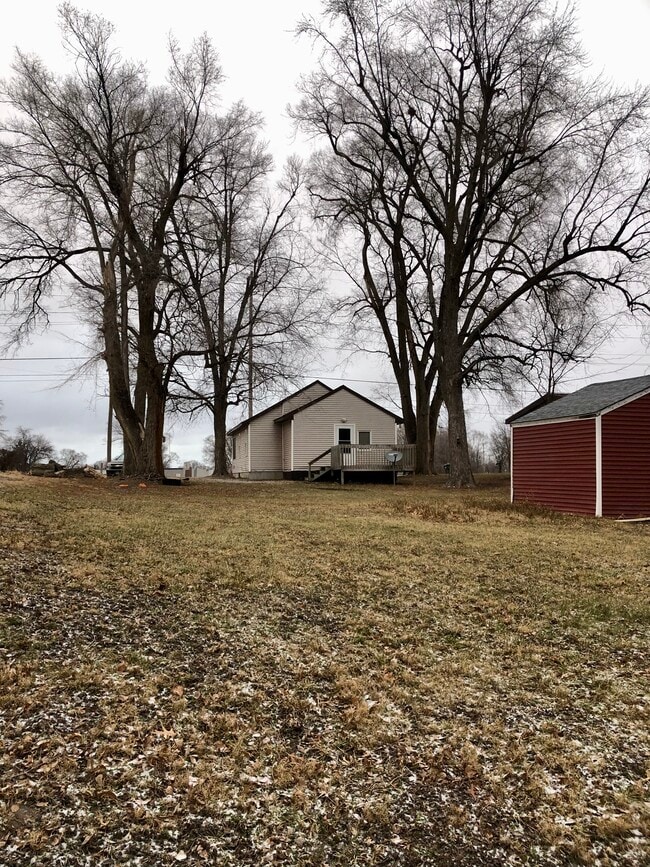 Photo - 722 6th Ave W