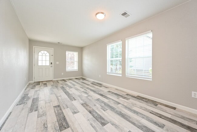 Photo - 2519 Coach House Loop