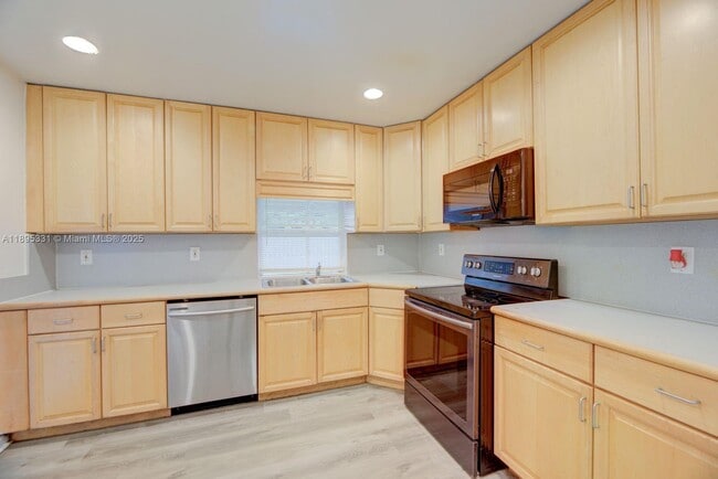 Photo - 7720 NW 15th St