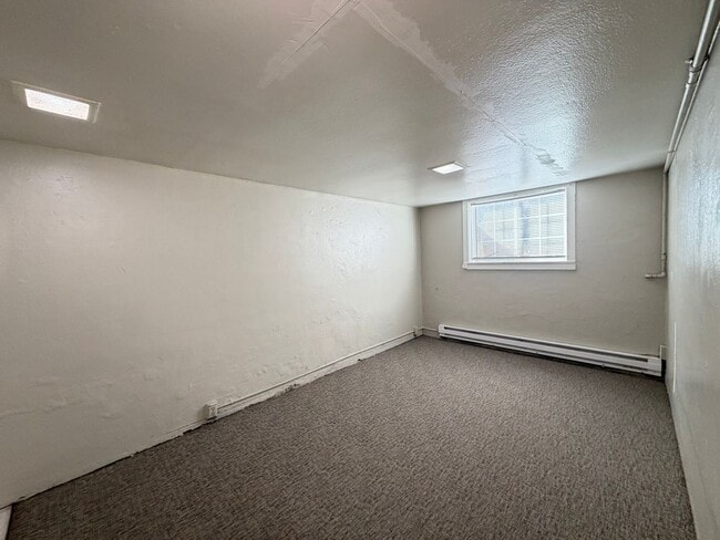 1403 W Lincoln Ave Unit B