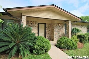 Building Photo - 610 Creek Dr