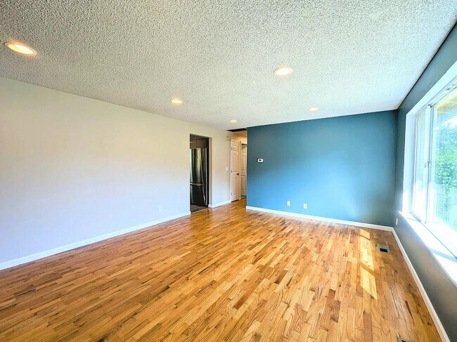 Photo - 2200 S 292nd St