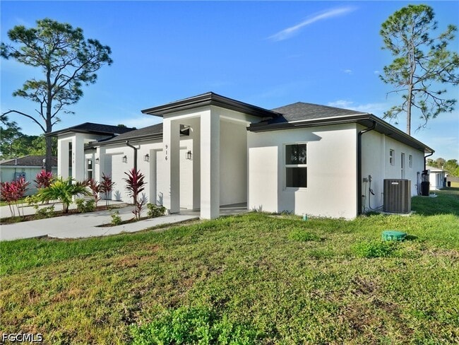 Building Photo - 918 Eisenhower Blvd