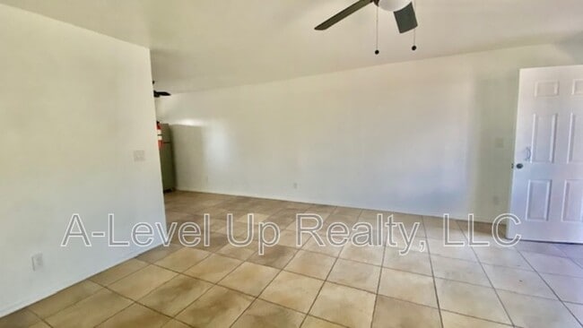 1027 S Santa Rita Ave