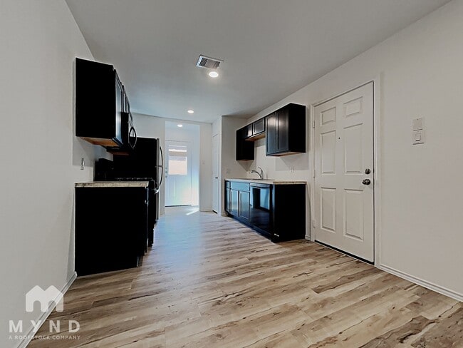 Photo - 4230 Magnolia Bay Dr