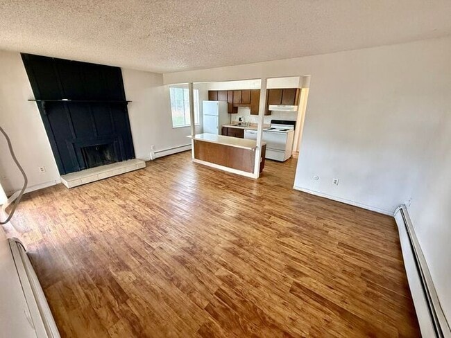 Building Photo - 1st & 2nd Floor, 1ST MONTH 1/2 OFF SPECIAL... Rental