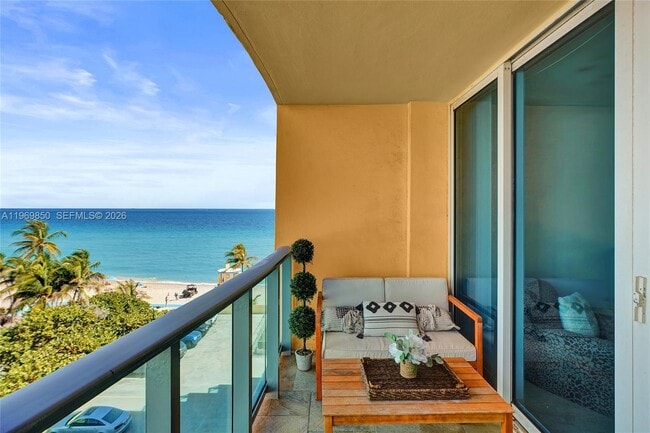 Building Photo - 2501 S Ocean Dr Unit 607 (available March 1)