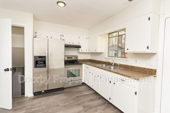 Photo - 303 Hillcrest Ave