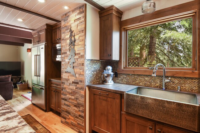 Photo - 1325 Canterbury Dr