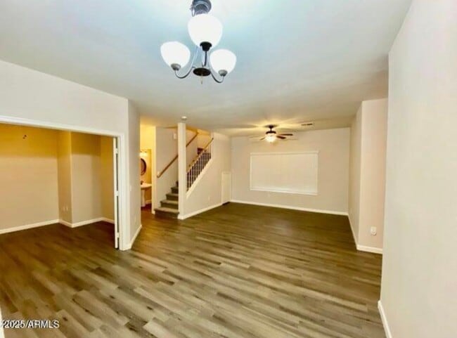 4056 E Abraham Ln