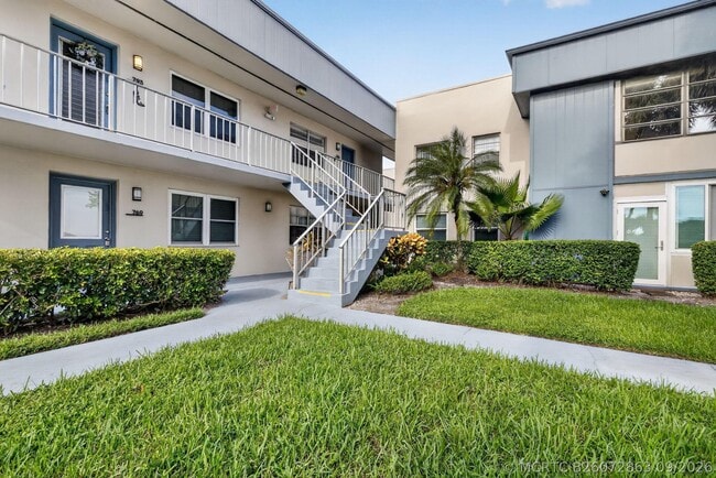 Building Photo - 770 Normandy Trail Unit 770
