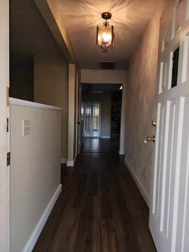 3 Bedroom 2 bath with 2 car garage off of House House Rental in