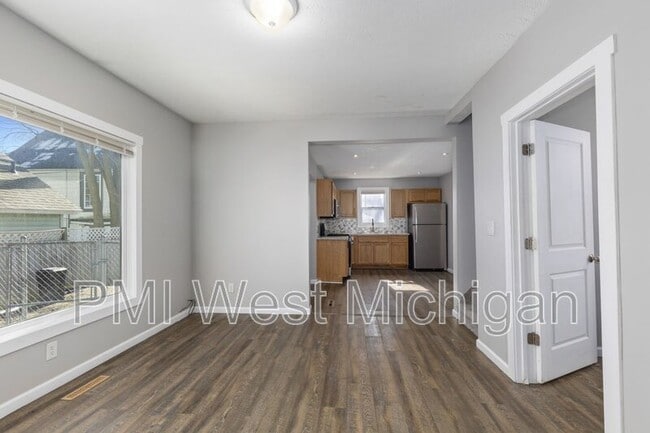 Photo - 1038 3rd St NW
