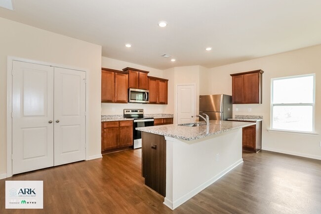 Photo - 772 Fitzroy Dr