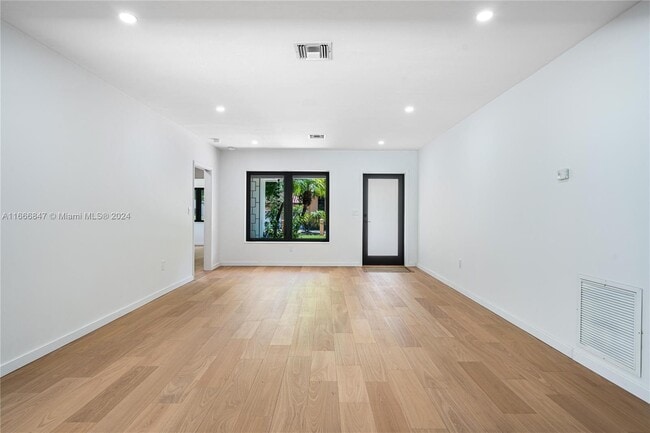 Photo - 517 Palermo Ave