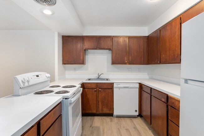 Photo - Glacier Park Apartments