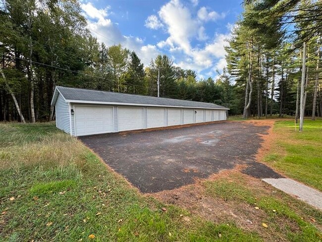 Photo - 302 Balsam-Apt C Unit Apt C