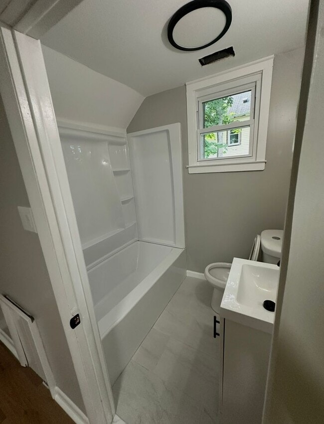 Photo - 34 S Main St Unit 3