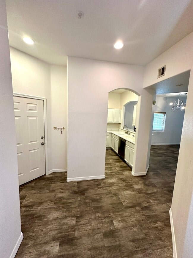 Photo - Gorgeous 2 bedroom / 2 bath condo in The Enclave