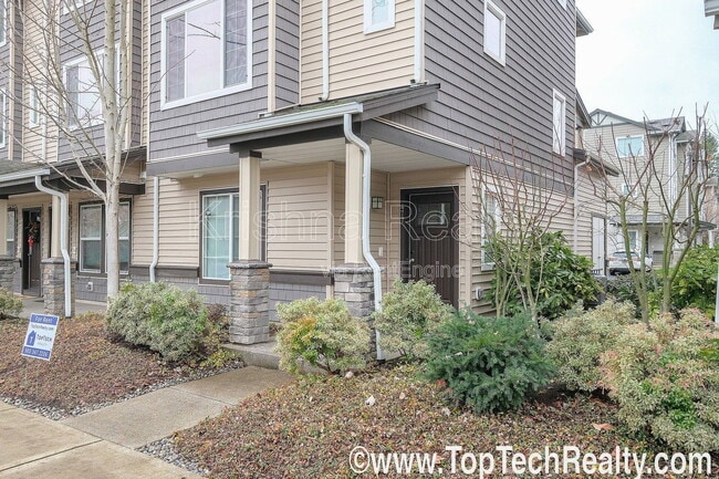 Photo - 477 NE Edgeway Drive
