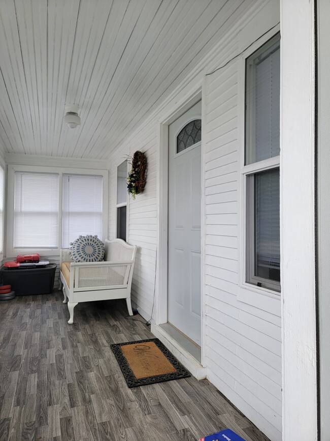 Photo - 25 22nd St SE