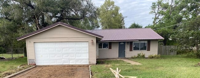 Building Photo - 602 Calumet Rd Rental