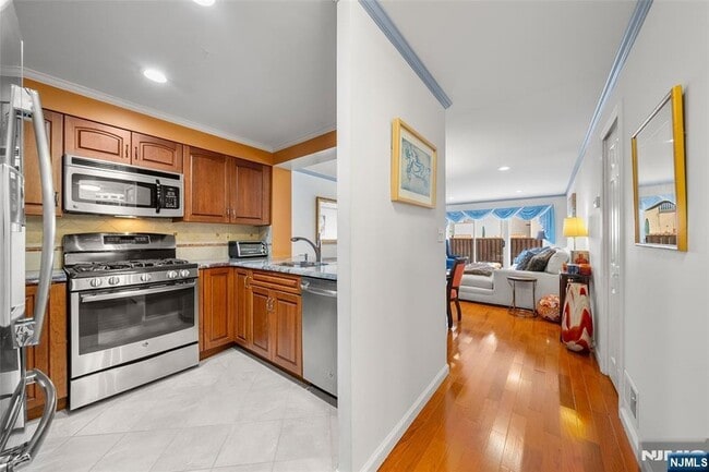 Photo - 303 Ellery Ct