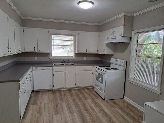 Photo - 205 E Second St